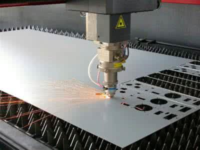 Ce zici de calitatea și prețul mașinii de tăiat cu fibră laser?